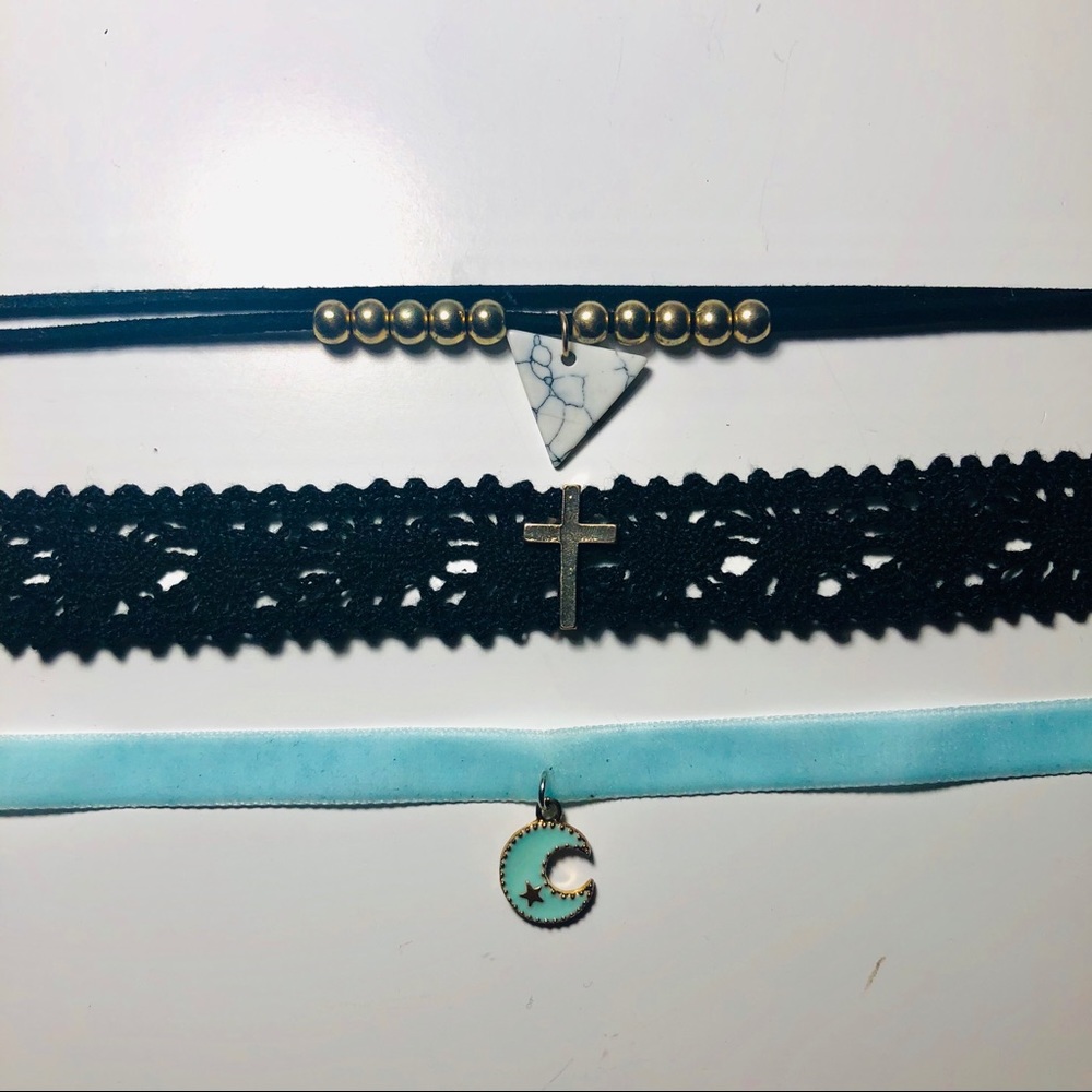 ⭐️Set of 3 Chokers